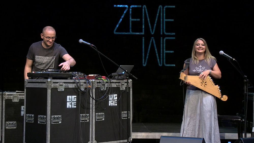Duets "ZeMe" iekārtojas uz "Dzīvās skatuves Ogrē"