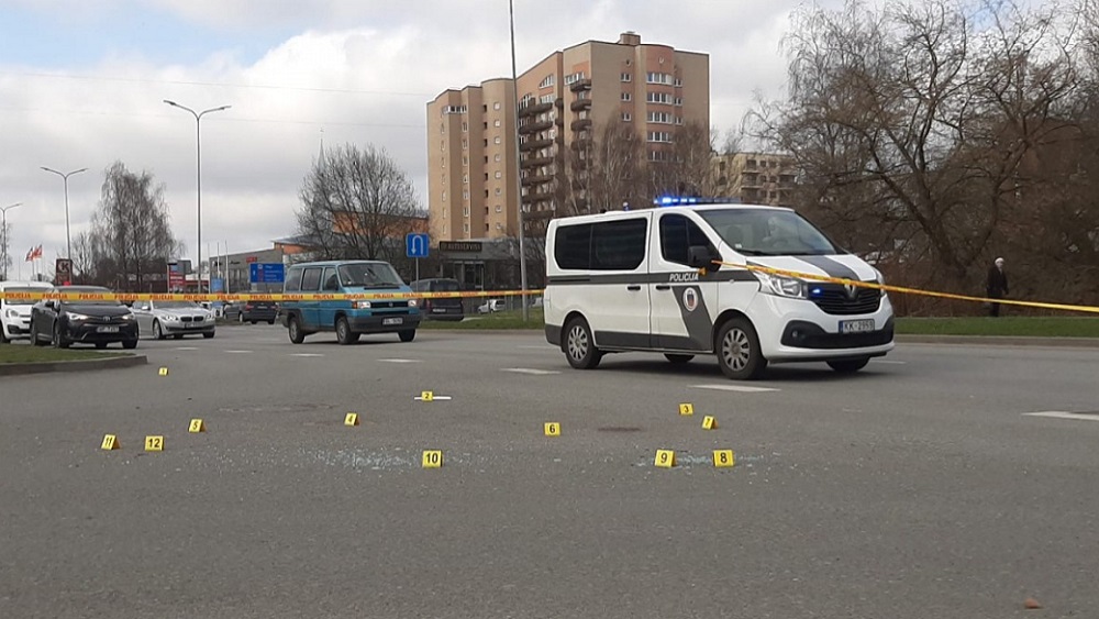 Rīgā nogalināts futbola aģents; policijas ekipāžas strādā visā valstī