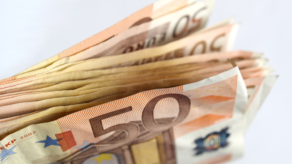 Uzturlīdzekļu nemaksātāji valstij parādā gandrīz pusmiljardu eiro