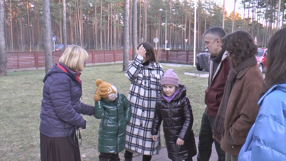 Ģimene atstāj Ukrainu, lai bērniem nebūtu jāiepazīst kara šausmas