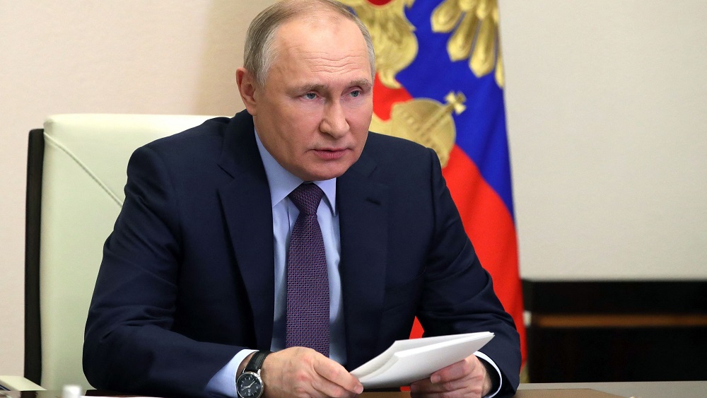 Rokraksts atklāj despotu Vladimiru Putinu