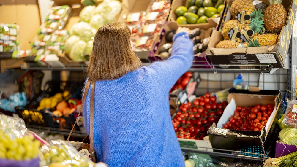 Pieaugot pārtikas cenām, mainās iepirkšanās paradumi