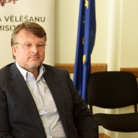 Politoloģe: “Latvija pirmajā vietā” ir koncentrēta ap vienu cilvēku – Aināru Šleseru