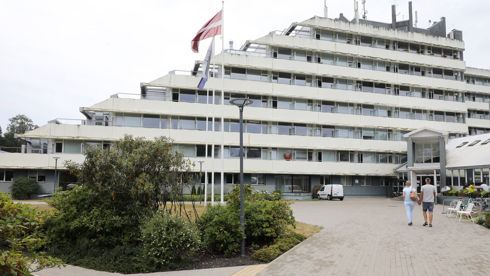 Latvijas Slimnīcu biedrība prasa Kariņam skaidrot NRC "Vaivari" valdes priekšsēdētājas atstādināšanu