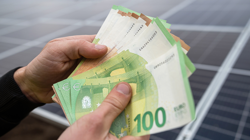 Latvijas četru lielāko banku klientiem pērn izkrāpti 12,04 miljoni eiro