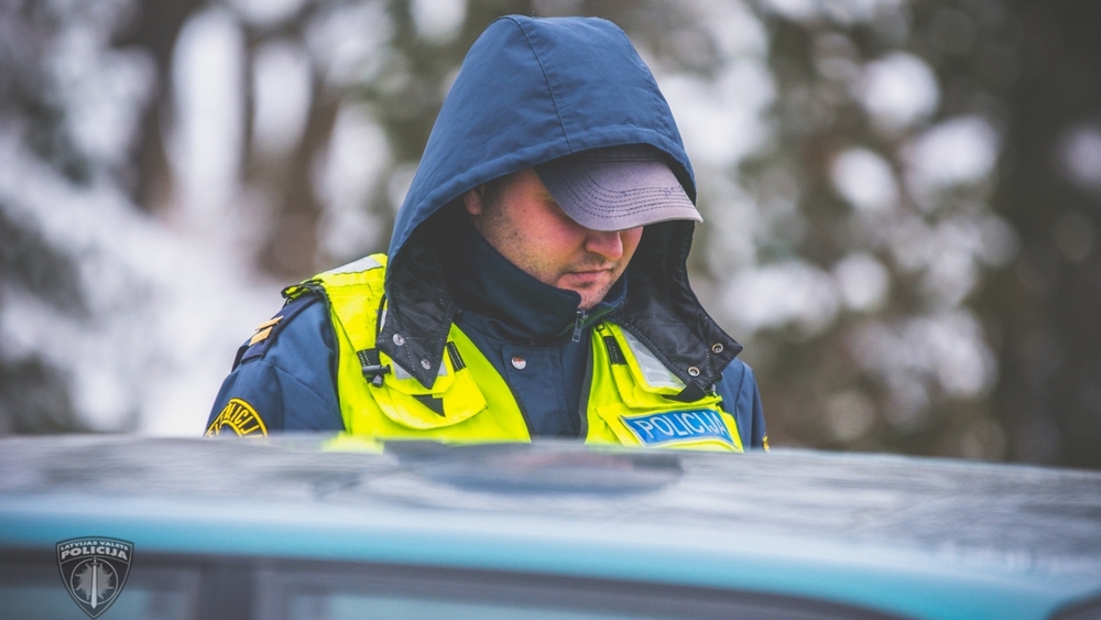 Policija Valmieras novadā aptur autovadītāju, kurš brauca ar 169 kilometriem stundā