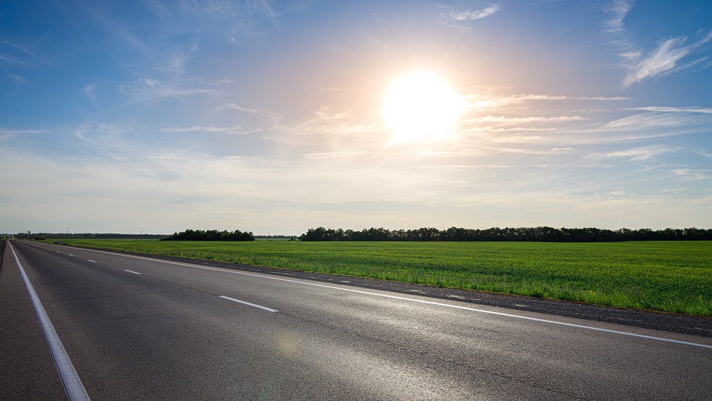 Atsevišķos valsts galveno autoceļu posmos vasaras sezonā atļautais braukšanas ātrums būs lielāks