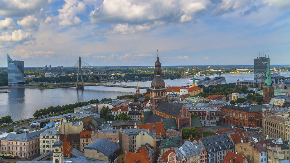 Dziesmusvētku gājiena laikā Rīgas centrā plānoti būtiski satiksmes ierobežojumi un sabiedriskā transporta kustības izmaiņas